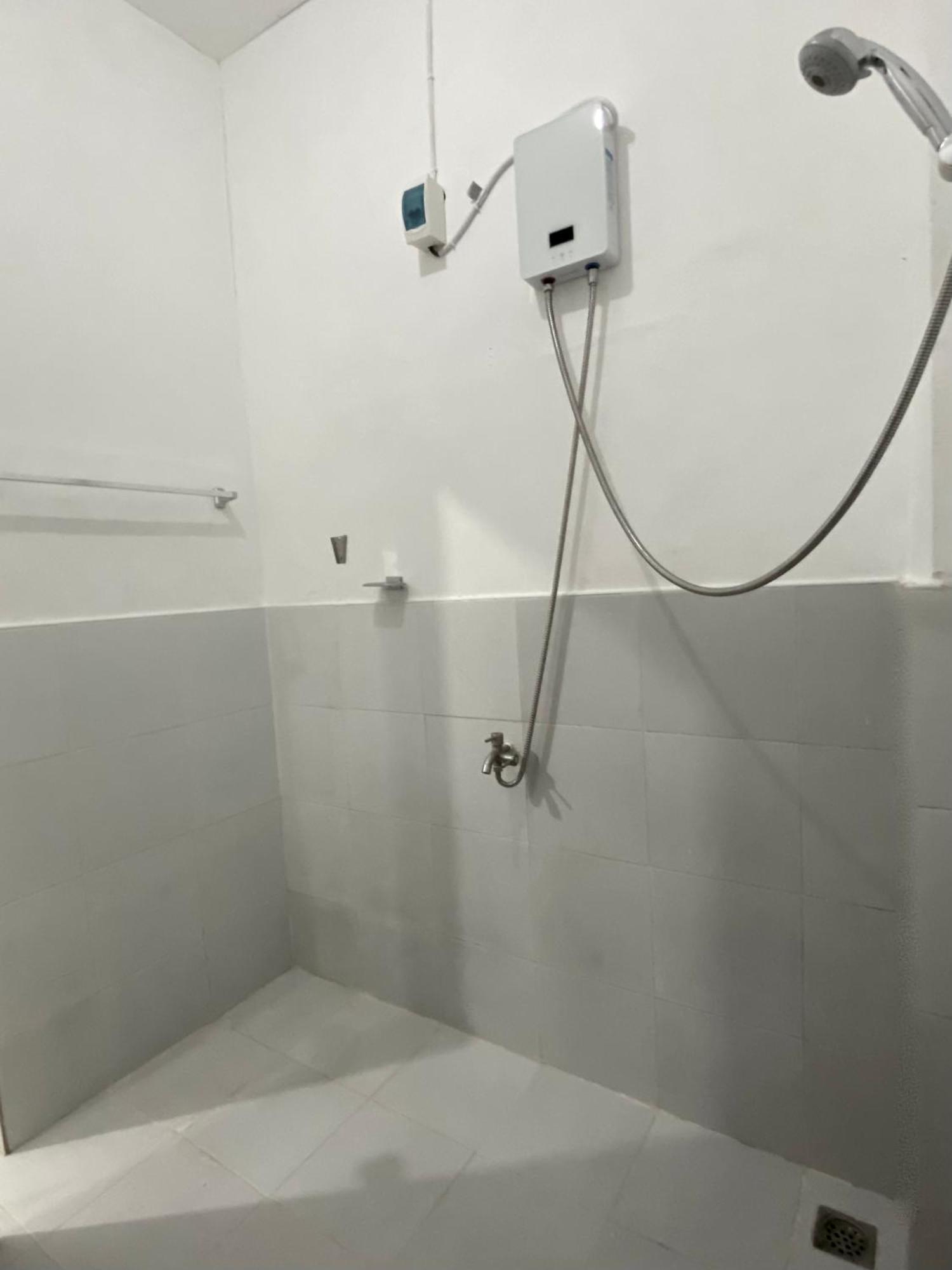 Reddot Guest House General Luna  Luaran gambar